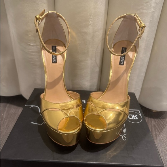 Ruthie Davis Gold Platform Sandals - Picture 9 of 9